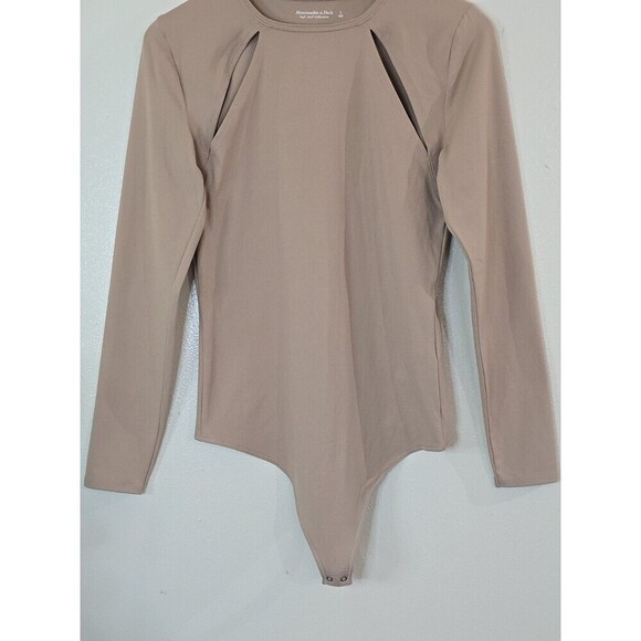 Abercrombie & Fitch Soft A&F Tan Bodysuit Size Large Cutout Long Sleeve Nude - Picture 4 of 9